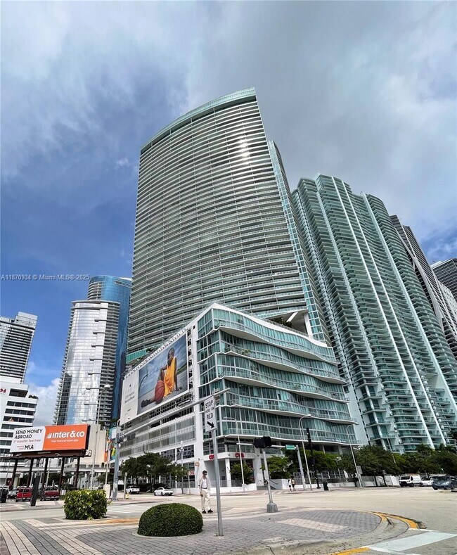 Building Photo - 888 Biscayne Blvd