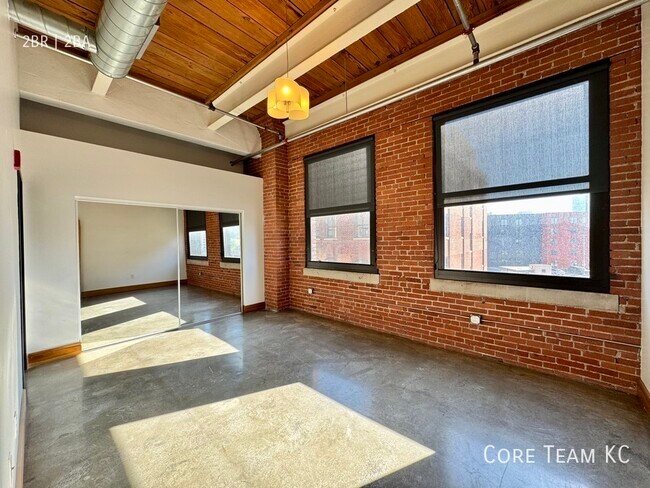 Building Photo - 382 W 22nd St
