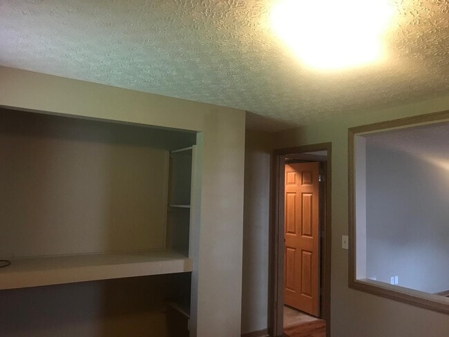 bonus office attached to family room - 8453 Olenbrook Dr