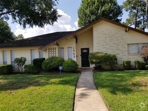 Building Photo - 1042 Creekmont Dr