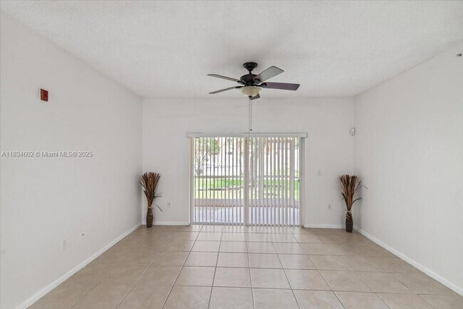 Building Photo - 6952 SW 39th St