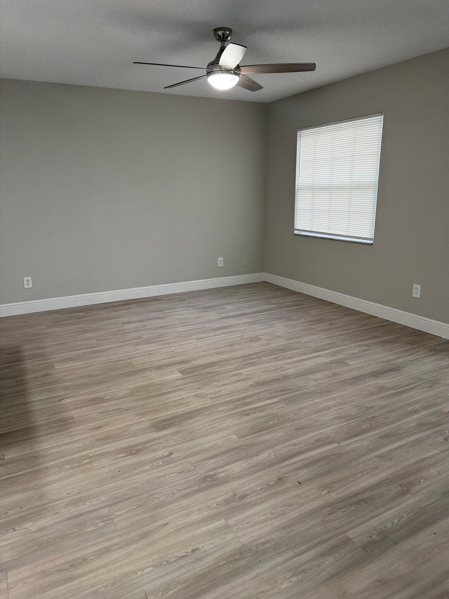 Building Photo - 2539 Christine Dr