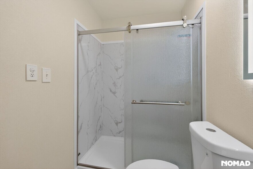 Building Photo - 7733 McDougal Ave NE