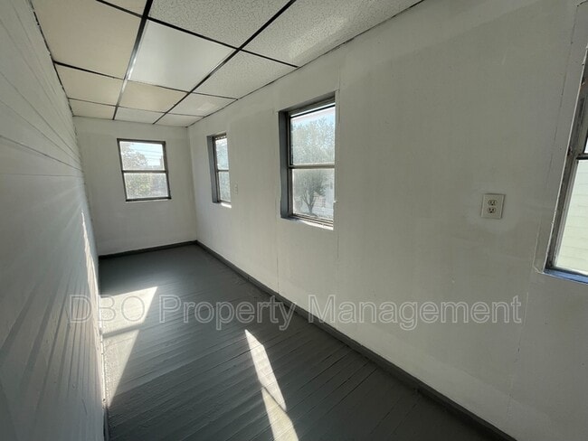 Building Photo - 11 Lancaster St