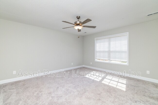 Building Photo - 7703 Honey Oaks Rd