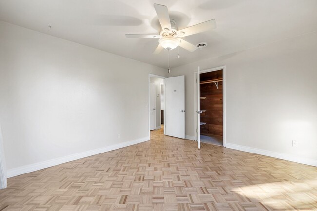 Building Photo - Move in special - same rate with lease to ...