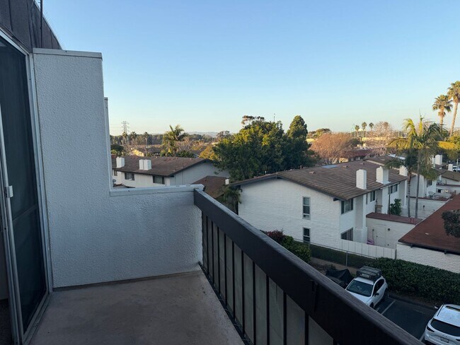 Building Photo - 3050 Rue D’Orleans