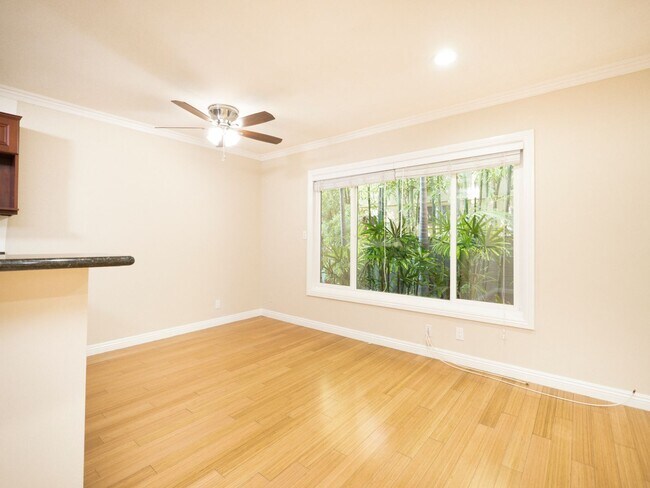 Interior Photo - 3930 Inglewood Blvd