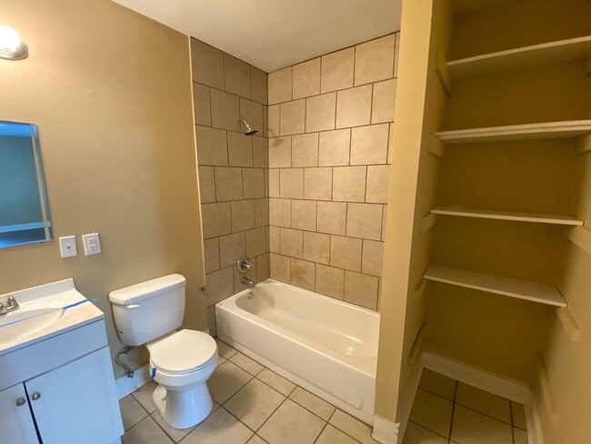 Building Photo - 3 bed, 2 bath near Highland and Spottswood