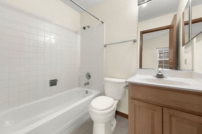 Building Photo - 1429 Orleans Dr
