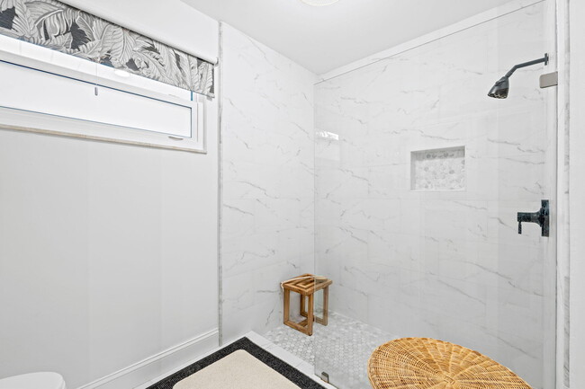 Building Photo - 2474 Bedford Mews Dr