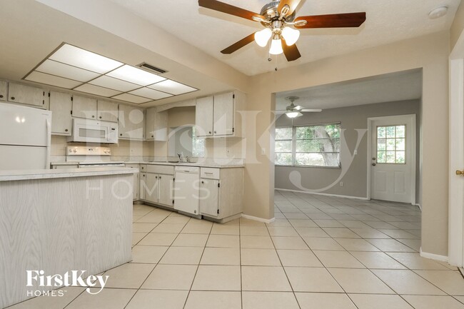 Building Photo - 2161 Tropic Ave