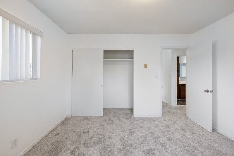 Building Photo - 1014 Laredo Cir