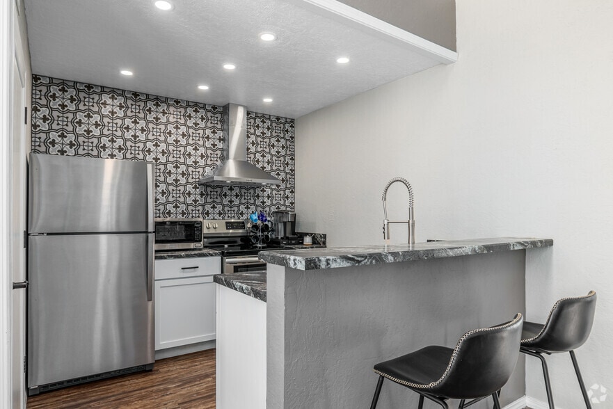 Primary Photo - Willowpark Apartments