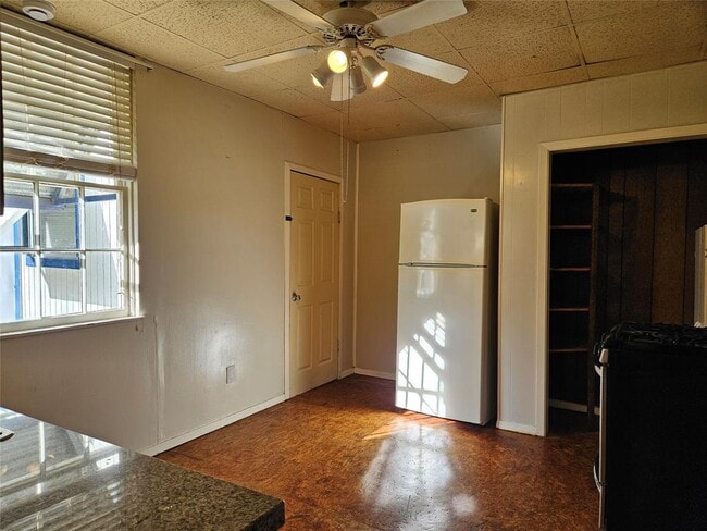 Building Photo - 501 Burnet St