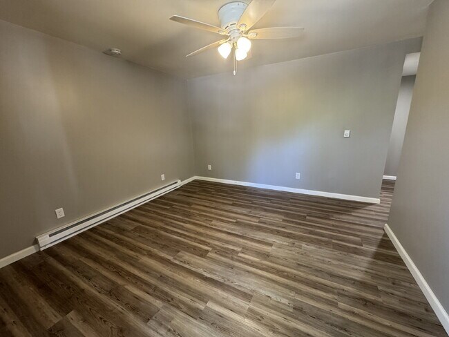 Building Photo - “Brand New Feel!” — Freshly Renovated 1 Bed with Modern Finishes