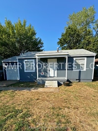 Building Photo - 2 Bedrooms / 1 Bathroom House