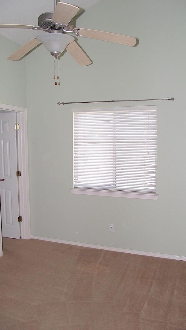 Building Photo - Northeast El Paso 3 Bed/2 Bath with Refrig A/C