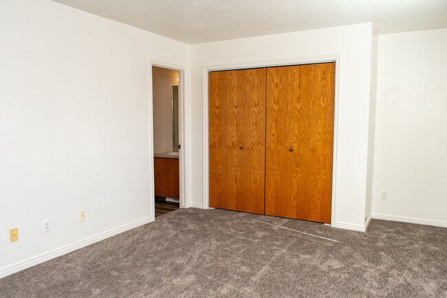 Building Photo - 1395 N 290 W
