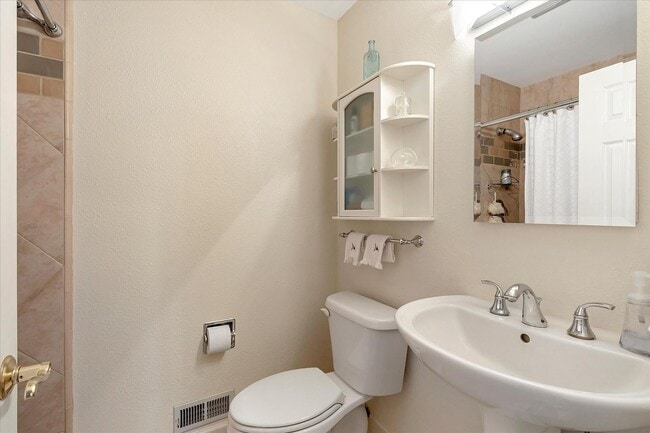 Building Photo - Executive Oasis l Huge Lot with Lush Green...