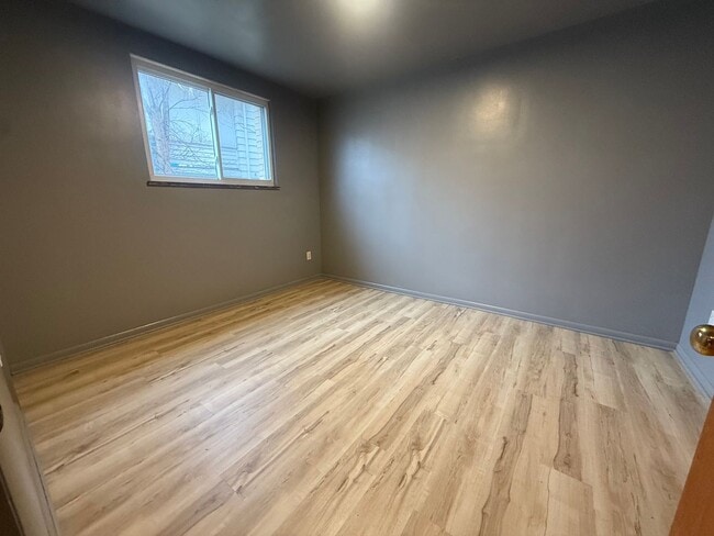 Building Photo - 4201 Rocky River Dr