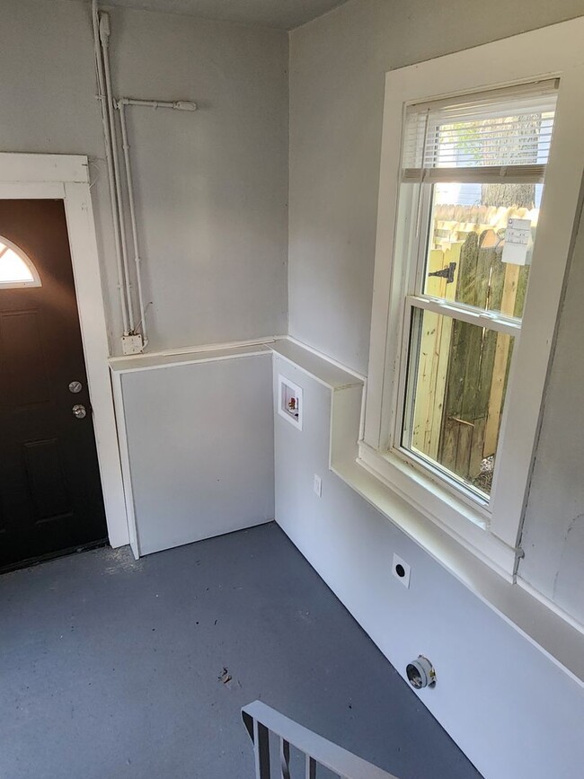 Building Photo - FOR RENT - NORFOLK 4BDRM / 2 BATH