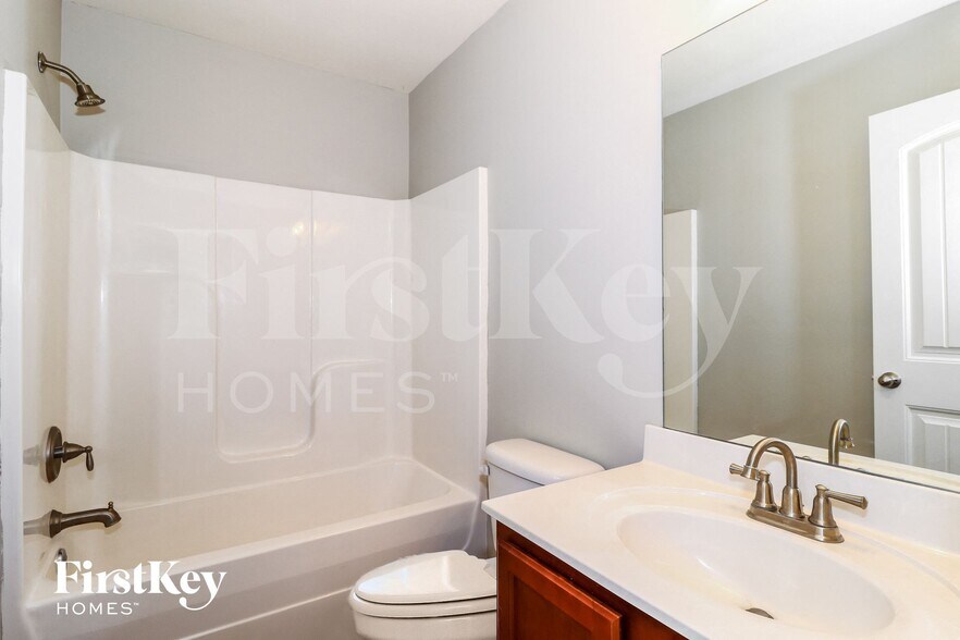 Building Photo - 4160 Bedford Valley Ln