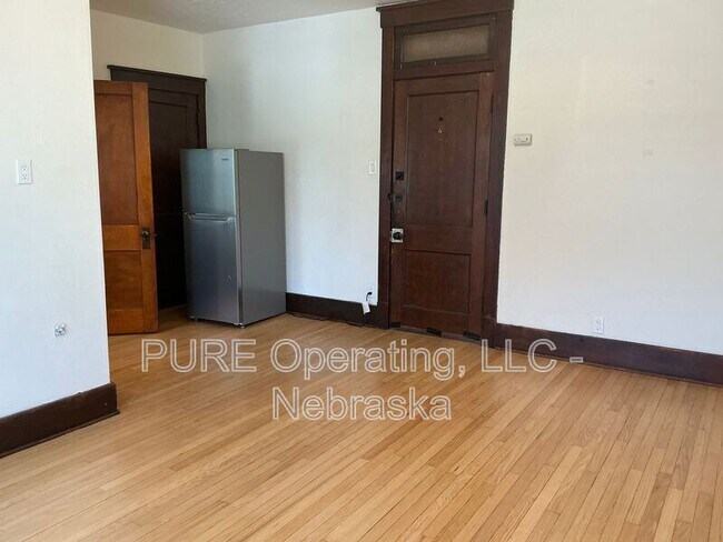 Building Photo - 120 N 6th St