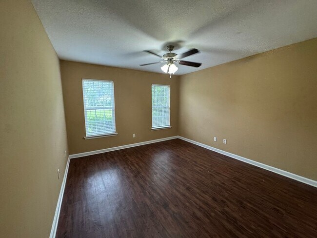 Building Photo - 605 Lancelot Ct