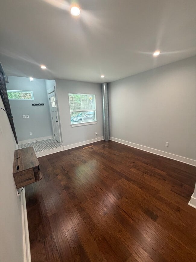 Building Photo - Lawrenceville 3 Bed, 2.5 Bath House with Parking for Lease July 1!