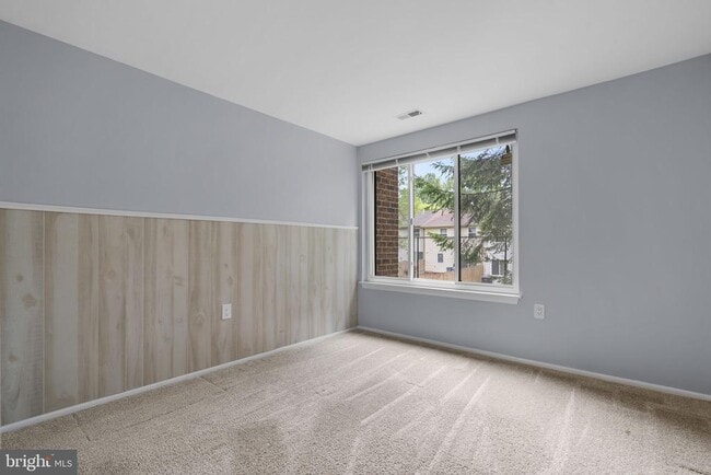 Building Photo - 18050 Chalet Dr