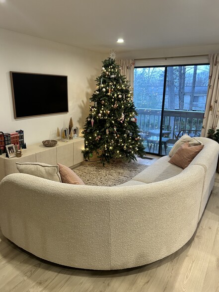 Building Photo - 15 Samuel Dr