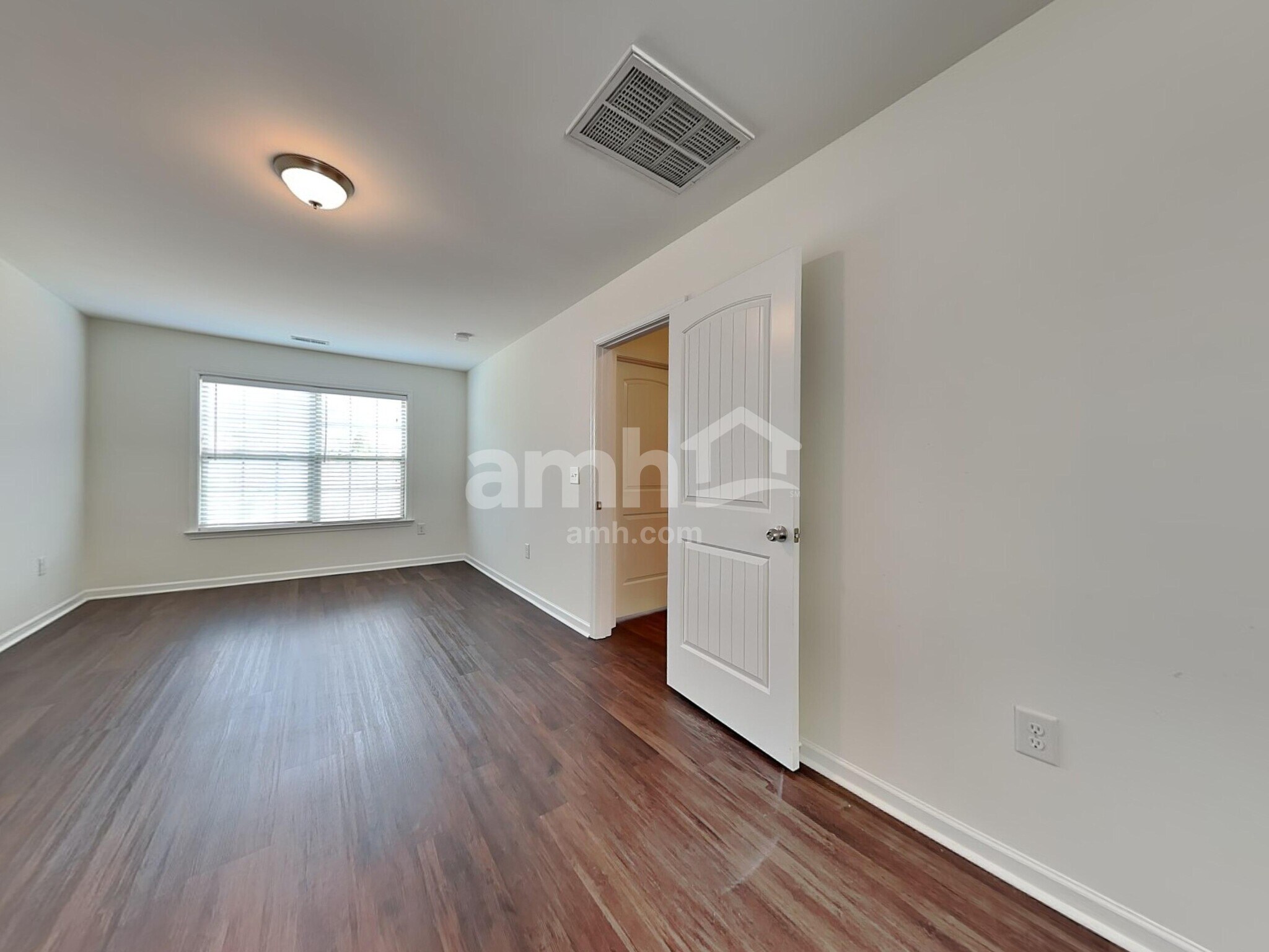 Building Photo - 913 Bridlemine Dr