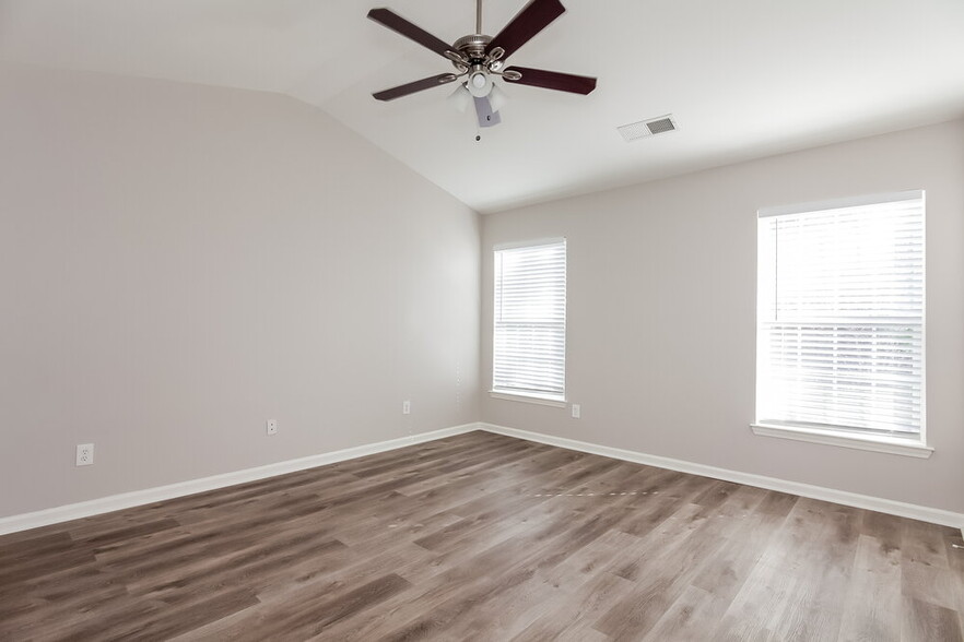 Building Photo - 7000 Indian Ridge Ln