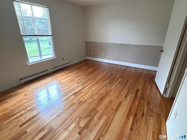 Building Photo - 1634 Farmington Ave