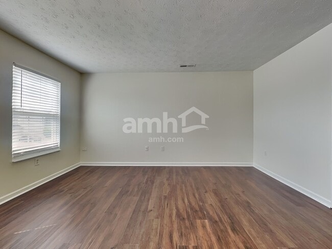 Building Photo - 930 Delhi Dr