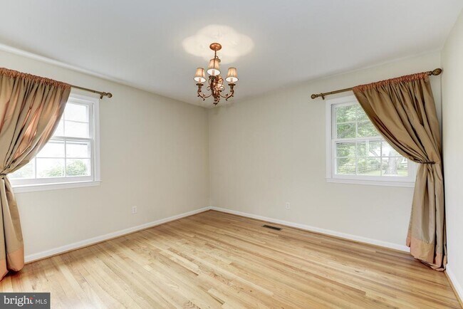 Building Photo - 11733 Ambleside Dr
