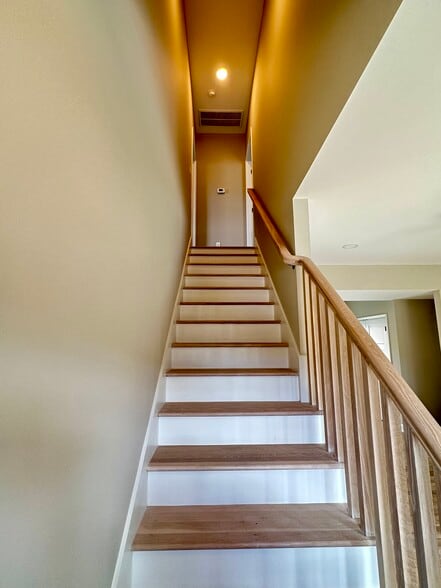 Building Photo - 1409 Brook Hill Dr