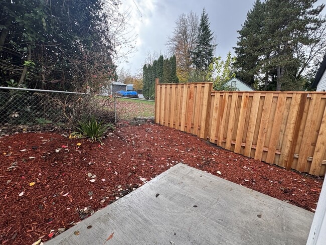 Building Photo - 11072 SW Sunny Hl Ln