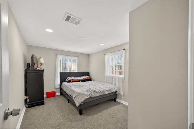 Building Photo - 223 E Melville Dr