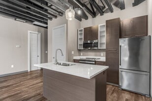 Building Photo - 901 9th St