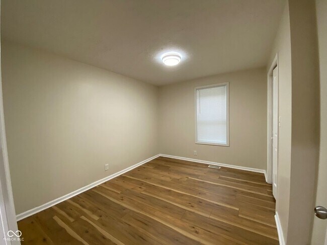 Building Photo - 3903 Rookwood Ave