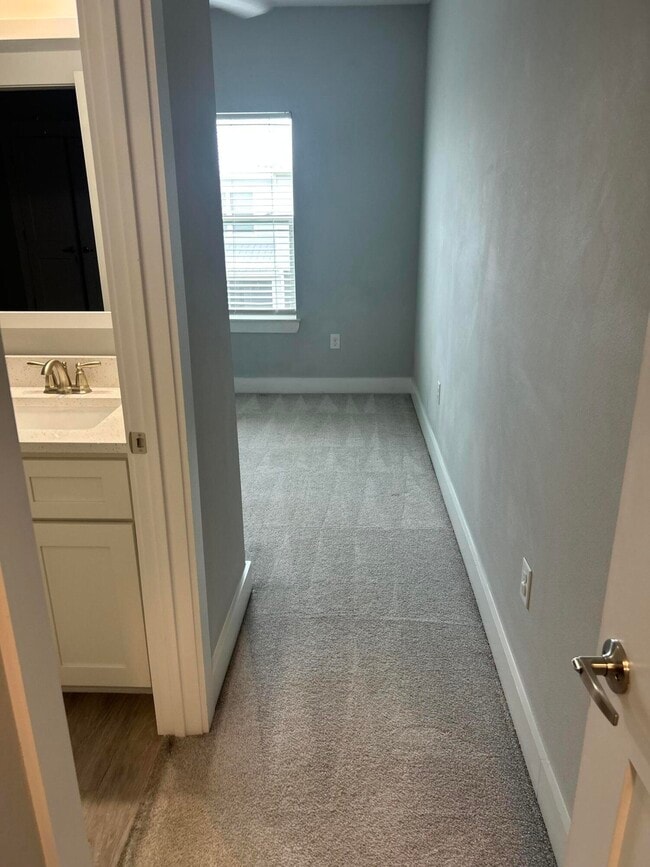 Building Photo - 147 N Sand Palm Rd