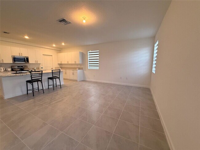 Building Photo - 2954 SE 23rd Ave