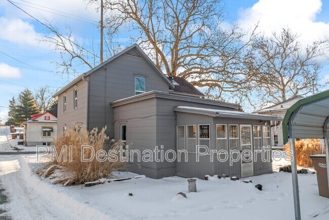 Building Photo - 811 N 10th St