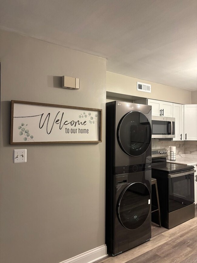 Building Photo - Georgia Street Apartments