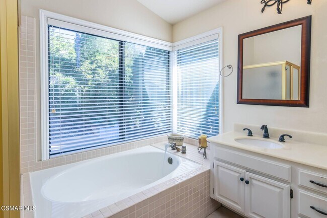 Building Photo - 2594 Ridgebrook Pl