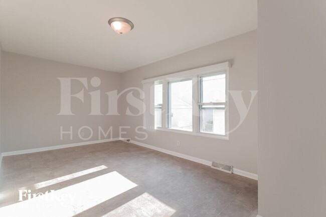 Building Photo - 6531 S Kostner Ave