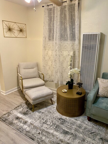 Building Photo - 4704 MacArthur Blvd