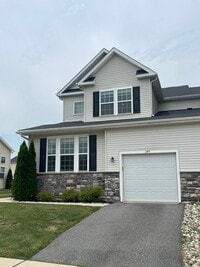 Building Photo - COMING SOON - HYETTS CROSSING